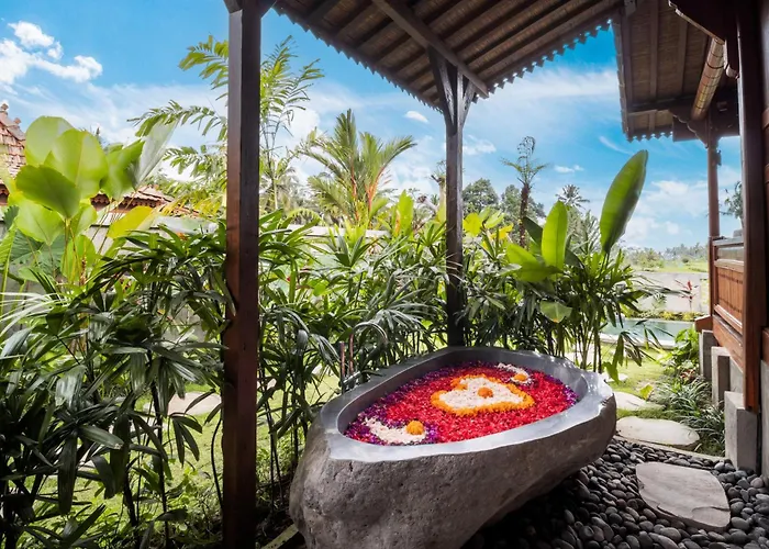 Embun Pagi Wooden Private Ubud Villa