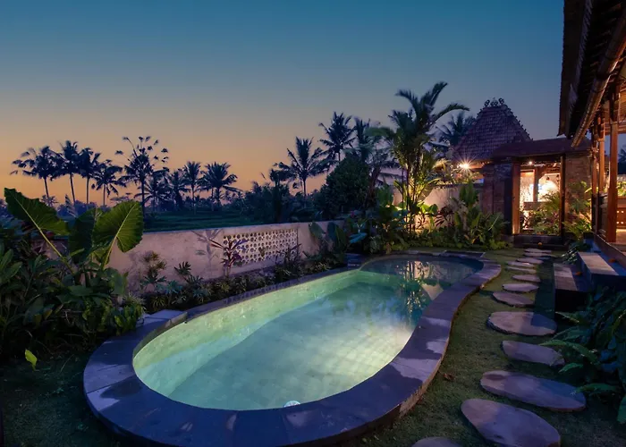 Embun Pagi Wooden Private Ubud Villa *